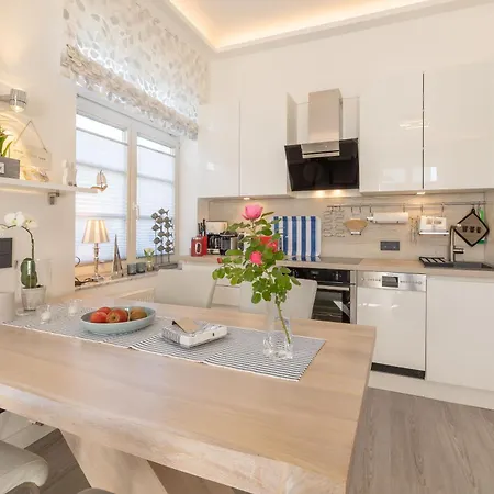 Lägenhet Altes Postamt, Zeppelinstrasse, Binz, 18609