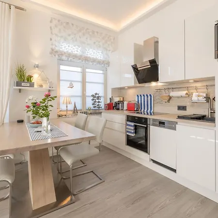 Lägenhet Altes Postamt, Zeppelinstrasse, Binz, 18609